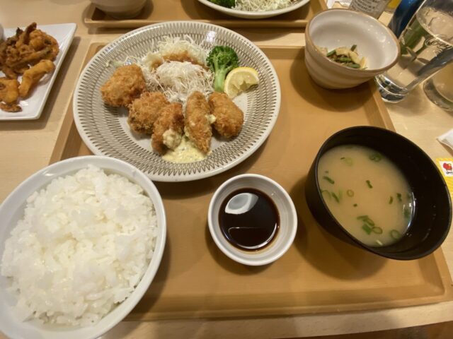 ジョナサンの広島産カキフライを食べてきました！和食セットをつけてごはんとともに食べるカキフライは絶品！