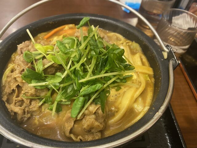 吉野家の牛カレー鍋膳を食べてみました！ただのカレー味ではない癖になる美味しさ！